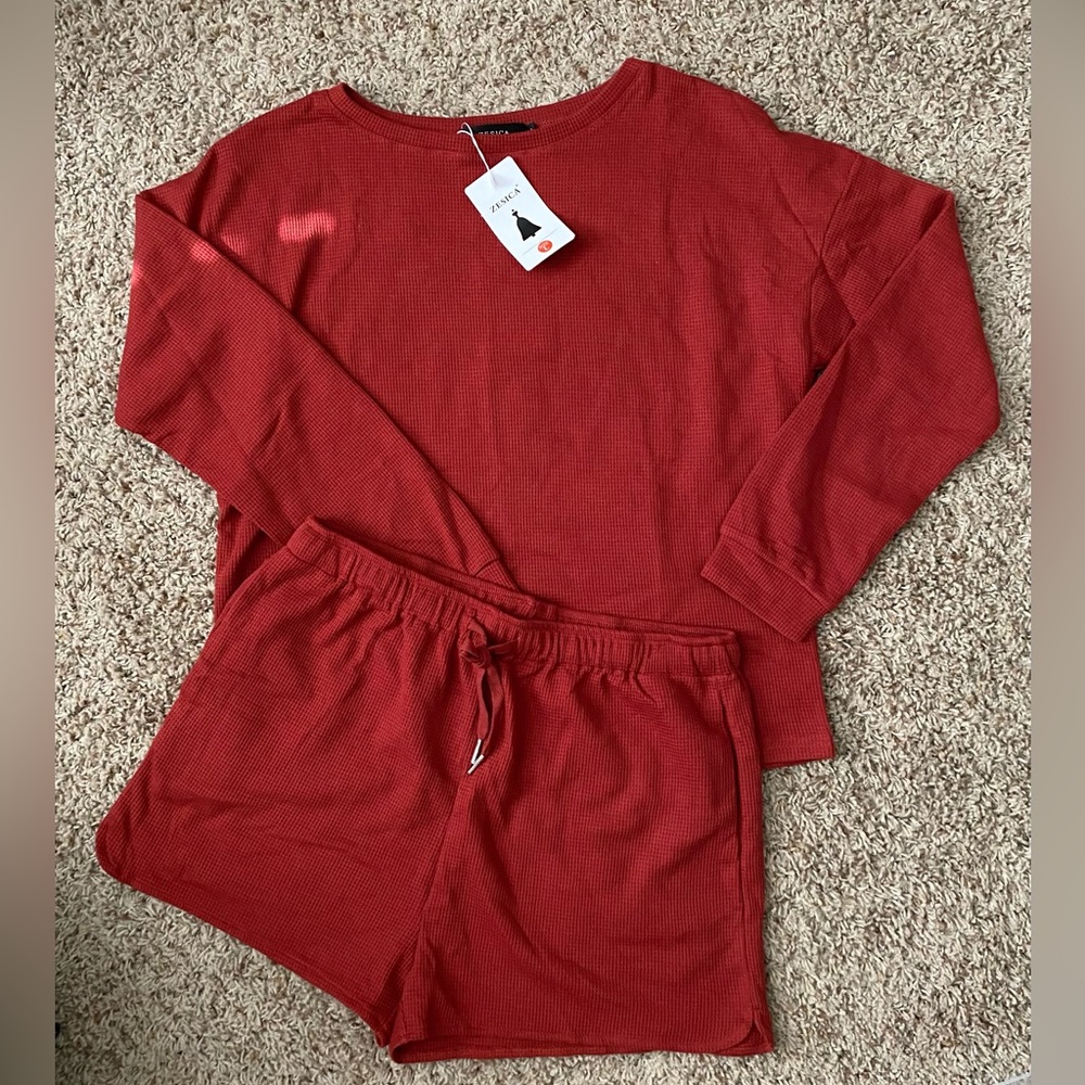 Women's waffle Lounge Set- NWT- size Large- long sleeves/shorts set